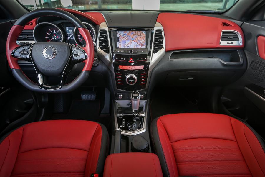  SsangYong Tivoli 2015 года  (фото 24 из 30)